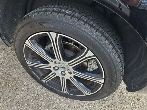 Used 2019 Volvo XC60 T5 Inscription w/ Protection Package FWD image 6