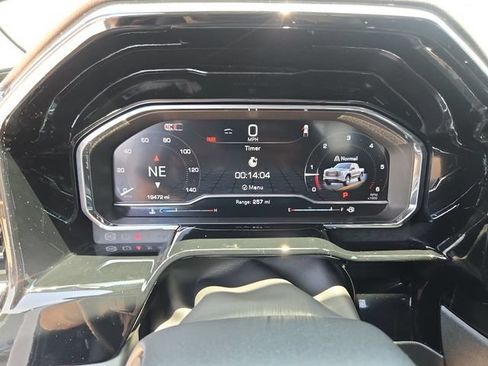 Used 2024 GMC Sierra 1500 SLT RWD image 12