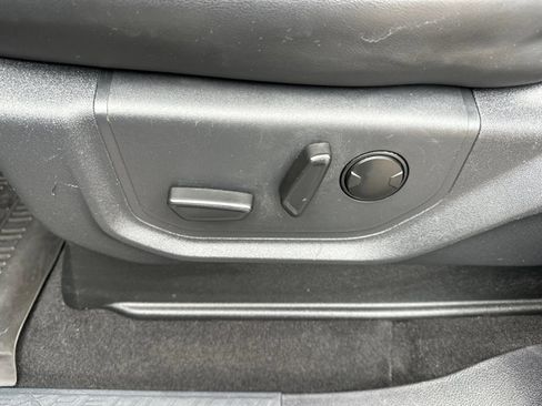 Used 2024 Ford Expedition Max XLT image 26