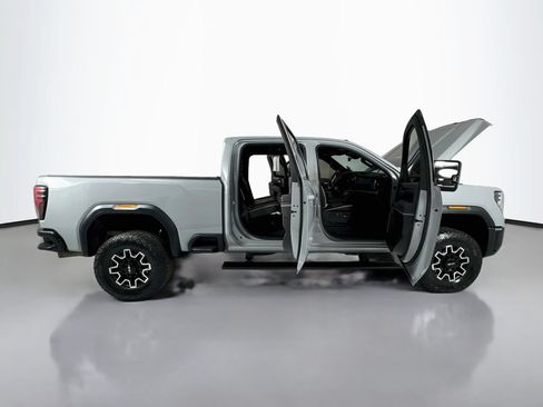 Used 2025 GMC Sierra 2500 AT4X AWD/4WD image 28