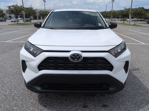 Certified 2022 Toyota RAV4 LE FWD image 9