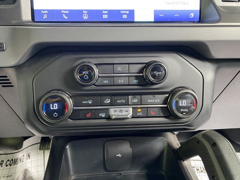 Used 2024 Ford Bronco Big Bend AWD/4WD image 28
