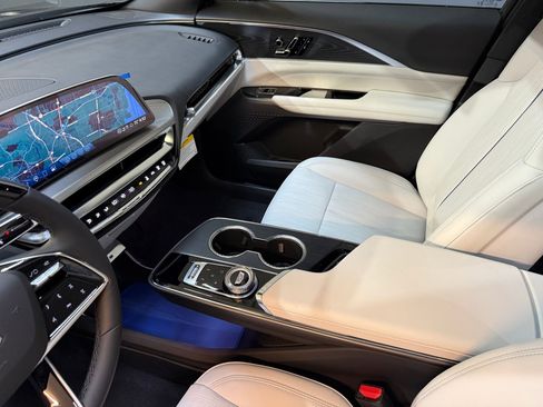 New 2026 Cadillac Lyriq Sport AWD/4WD image 39