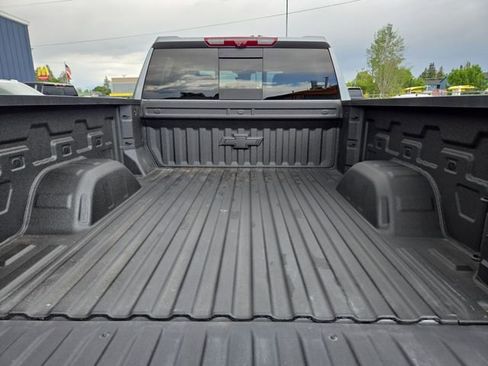 Used 2025 Chevrolet Silverado 1500 High Country w/ High Country Premium Package AWD/4WD image 36