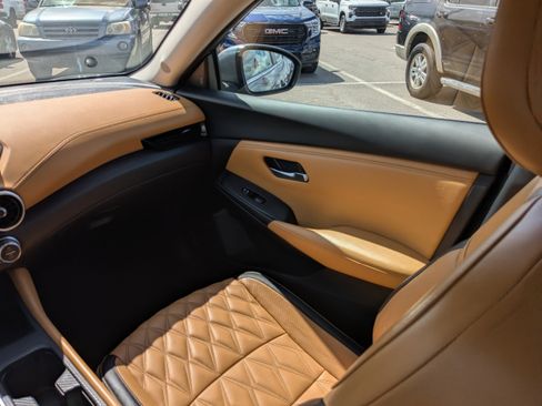 Used 2021 Nissan Sentra SV w/ SV Premium Package image 15