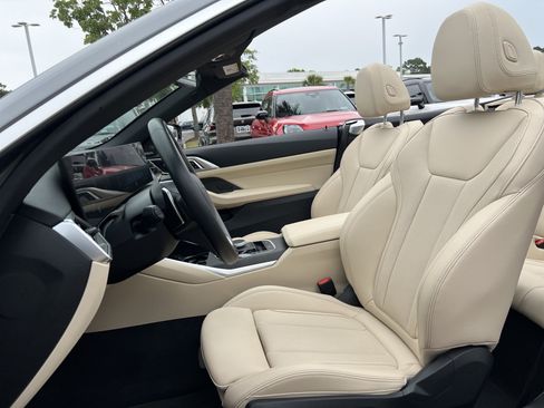 Certified 2024 BMW 430i Convertible w/ Premium Package RWD image 16