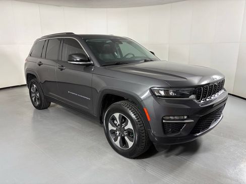 Used 2022 Jeep Grand Cherokee Limited 4xe w/ Luxury Tech Group II AWD/4WD image 2