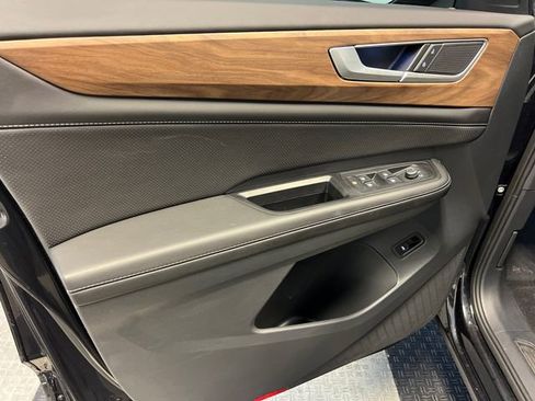Certified 2025 Volkswagen Atlas SE FWD image 8