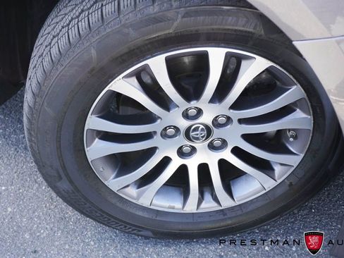 Used 2019 Toyota Sienna XLE w/ XLE Navigation Package FWD image 13