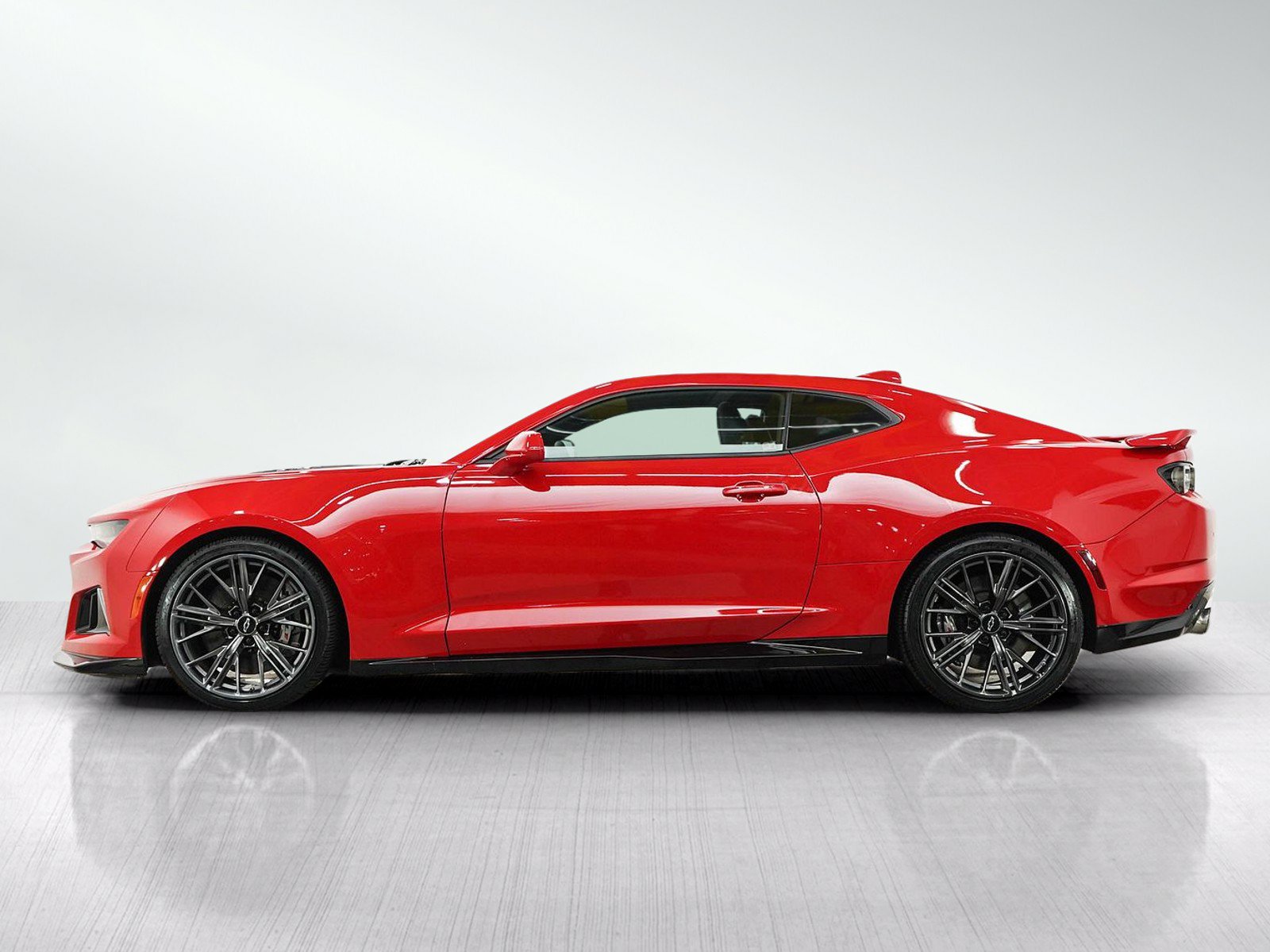 Used 2020 Chevrolet Camaro ZL1 RWD image 2