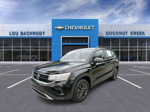Used 2022 Volkswagen Taos S FWD image 4