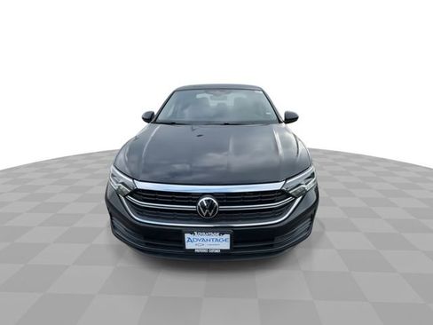 Used 2024 Volkswagen Jetta SE image 3