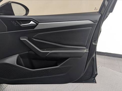 Used 2020 Volkswagen Jetta S image 19