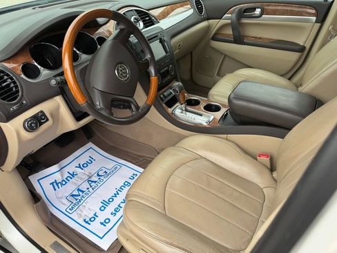 Used 2010 Buick Enclave CXL image 13
