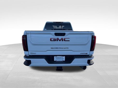 Used 2024 GMC Sierra 2500 AT4 w/ AT4 Preferred Package AWD/4WD image 7
