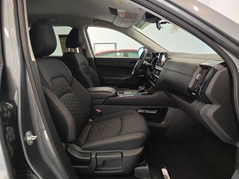 Used 2025 Nissan Pathfinder SV AWD/4WD image 20
