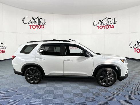 Used 2025 Honda Pilot Sport image 9