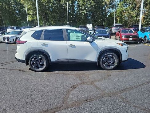 New 2026 Nissan Rogue SV w/ SV Premium Package AWD/4WD image 6