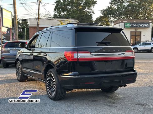 Used 2021 Lincoln Navigator Black Label w/ Cargo Convenience Package image 8