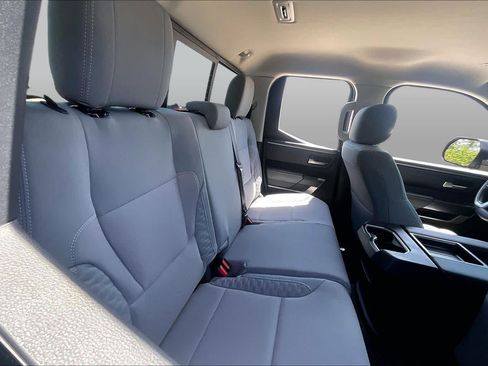 Used 2022 Toyota Tundra SR5 AWD/4WD image 18