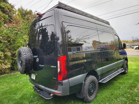 Used 2020 Mercedes-Benz Sprinter 2500 image 4