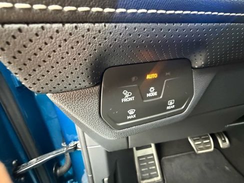 Used 2024 Volkswagen Atlas Cross Sport SEL Premium R-Line image 21