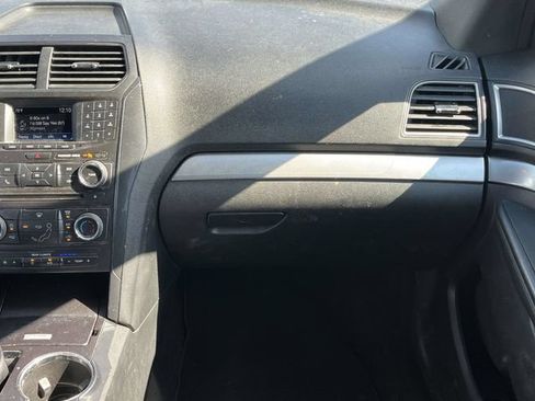 Used 2017 Ford Explorer XLT FWD image 19