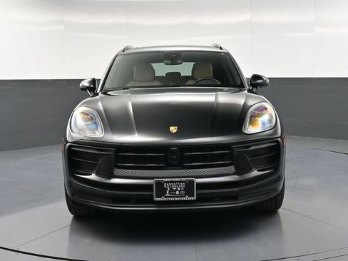 Certified 2024 Porsche Macan AWD/4WD image 11