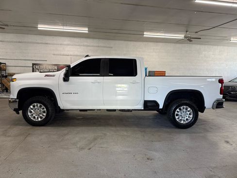 Used 2024 Chevrolet Silverado 2500 LT AWD/4WD image 91