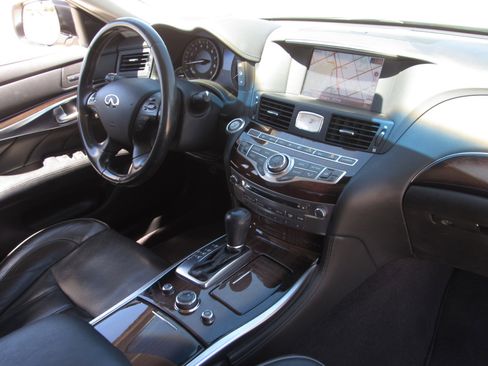 Used 2016 INFINITI Q70 L 3.7 w/ Deluxe Touring Package image 10