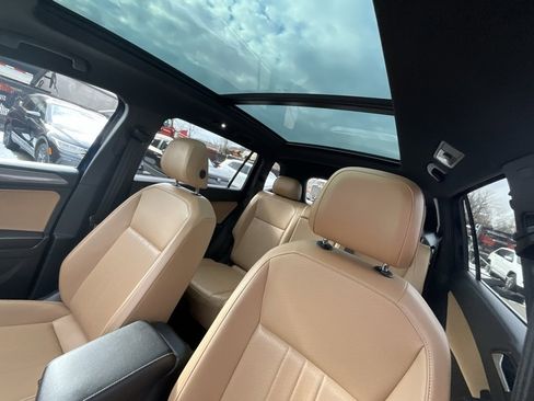 Used 2022 Volkswagen Tiguan SE image 10