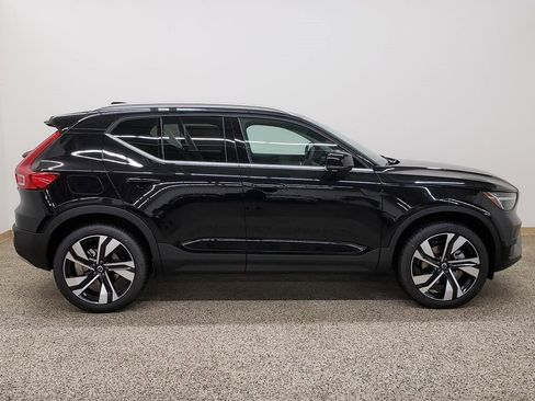 New 2025 Volvo XC40 B5 Ultra w/ Protection Package Premier image 2