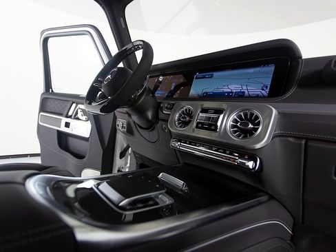 Used 2025 Mercedes-Benz G 63 AMG 4MATIC image 28