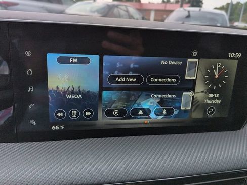 Used 2025 Nissan Kicks SR FWD image 19