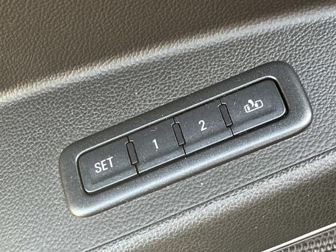 Used 2016 Chevrolet Tahoe LT AWD/4WD image 31