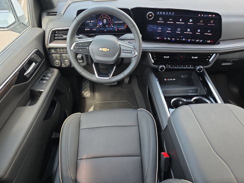New 2026 Chevrolet Suburban Premier w/ Sun And Tow Package AWD/4WD image 12