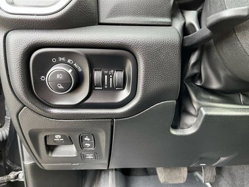 Used 2025 RAM 1500 Big Horn AWD/4WD image 10