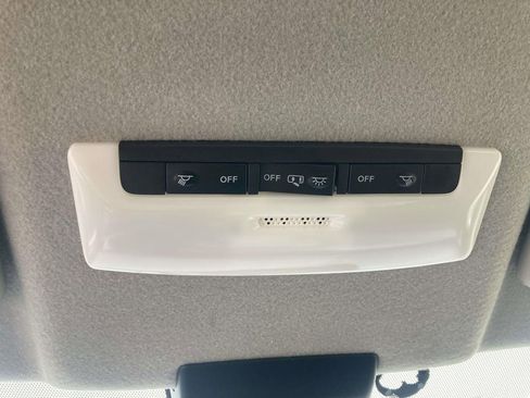 Used 2020 Nissan Kicks S image 26