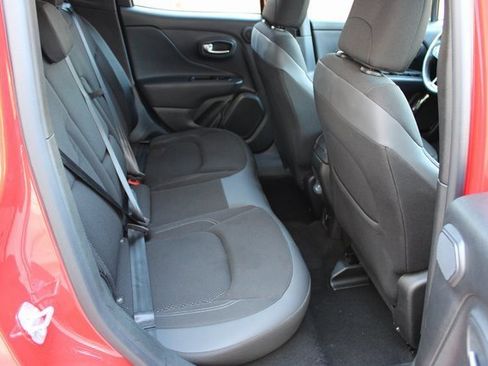 Used 2022 Jeep Renegade Altitude w/ Sun/Sound Group image 18