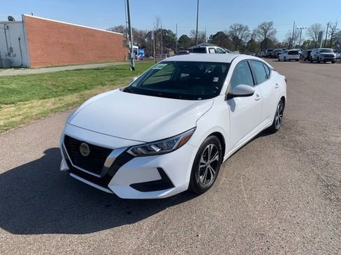 Used 2023 Nissan Sentra SV image 3