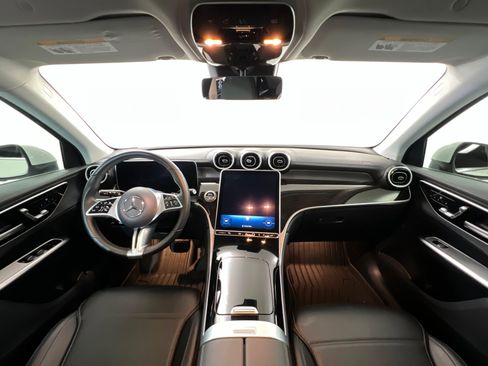 Used 2024 Mercedes-Benz GLC 300 4MATIC image 10