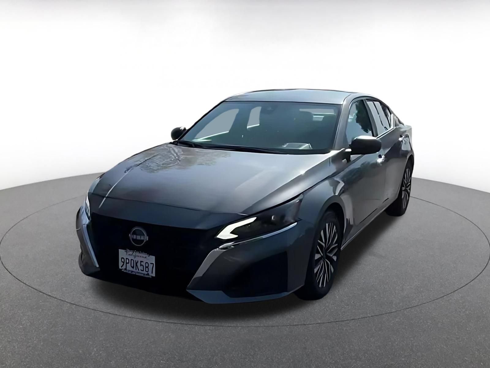 Used 2025 Nissan Altima 2.5 SV FWD image 6