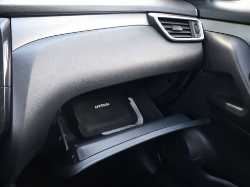 Used 2015 Nissan Rogue S AWD/4WD image 37