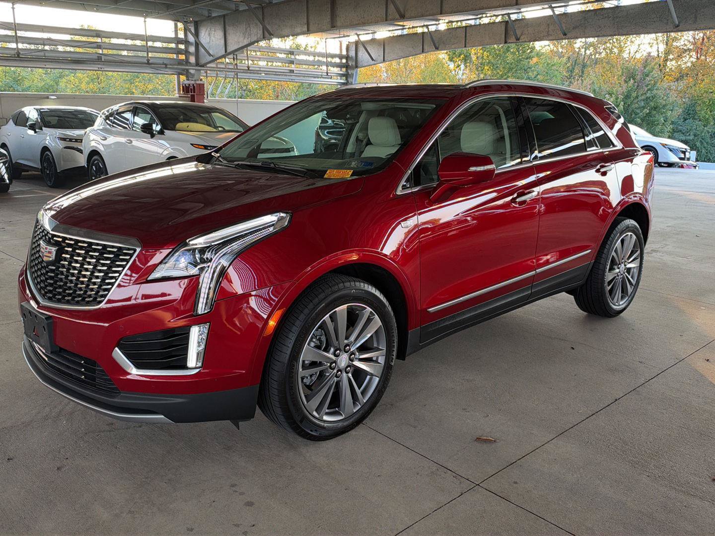 Used 2025 Cadillac XT5 Premium Luxury AWD/4WD image 1
