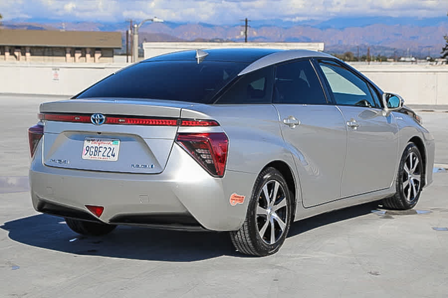 Used 2019 Toyota Mirai FWD image 4