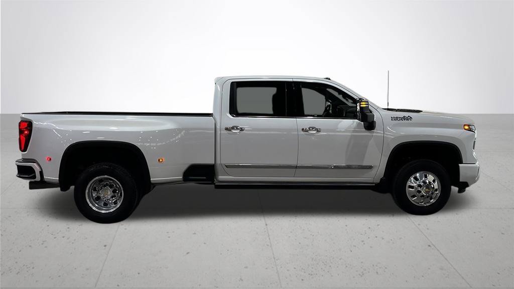 Used 2024 Chevrolet Silverado 3500 High Country w/ High Country Premium Package AWD/4WD image 8