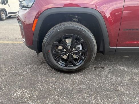 New 2026 Jeep Grand Cherokee Altitude AWD/4WD image 5