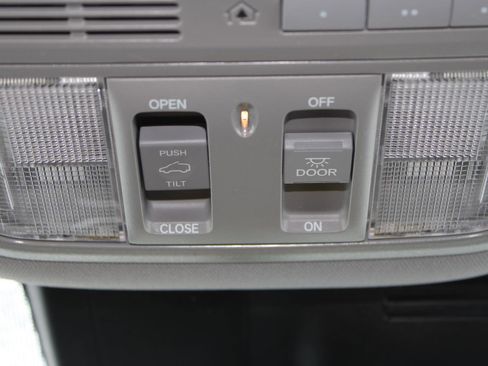 Used 2021 Honda CR-V Touring image 13