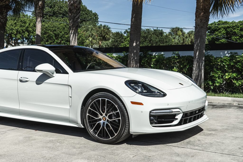 Used 2023 Porsche Panamera image 10