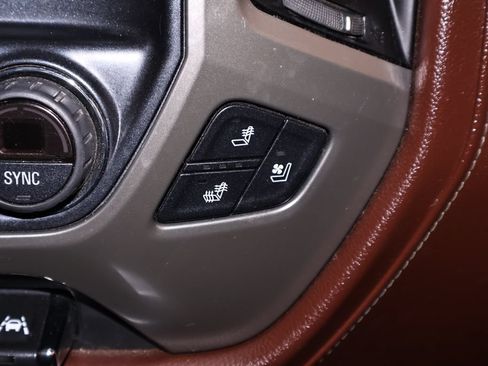 Used 2018 Chevrolet Silverado 1500 High Country AWD/4WD image 31